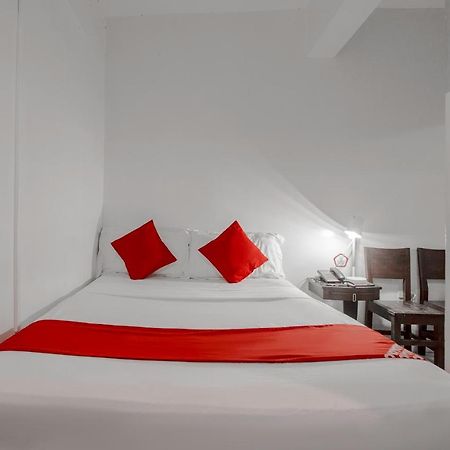 Super Oyo 134 The Bedstation Hotel Mandaluyong Exterior photo