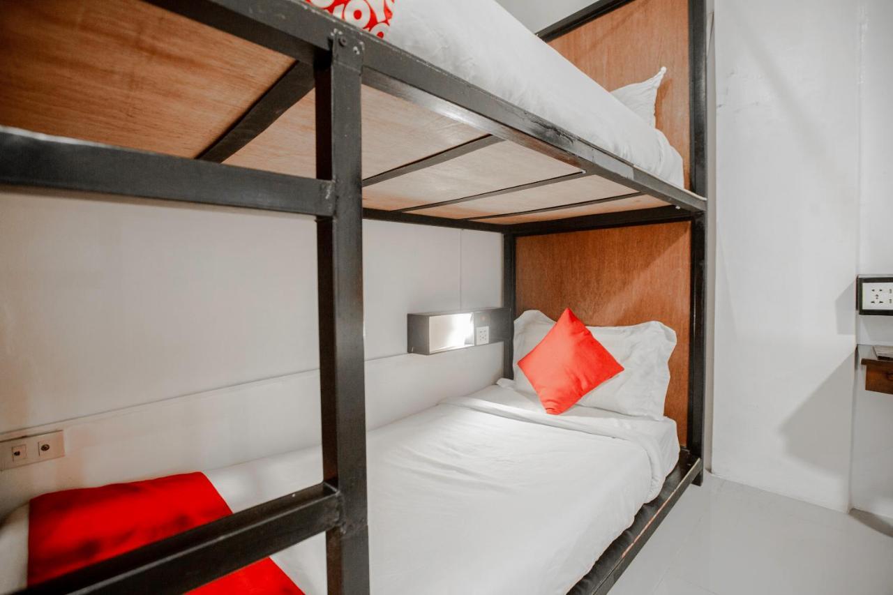Super Oyo 134 The Bedstation Hotel Mandaluyong Exterior photo
